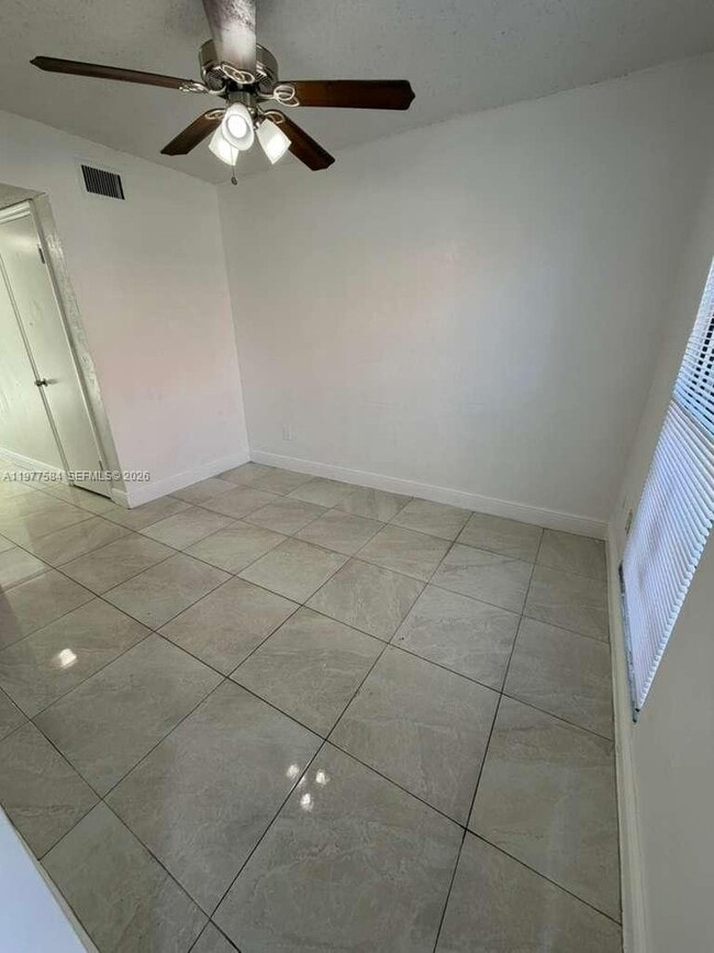 Building Photo - 2462 NW 52nd Ave