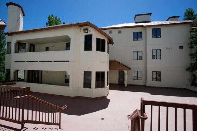 Building Photo - 2755 Waterstone Ln