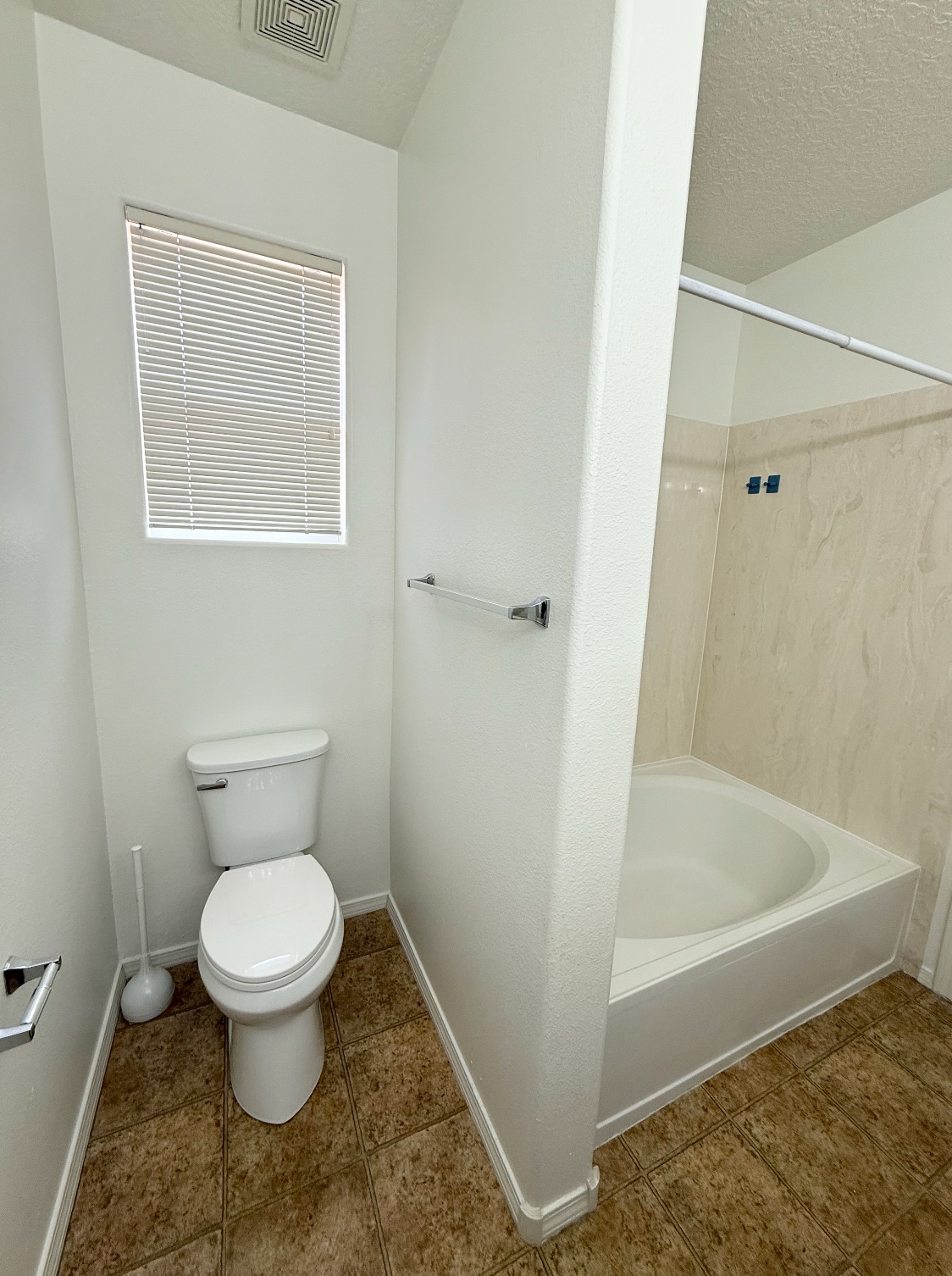 Primary Bathroom - 601 Menaul Blvd NE