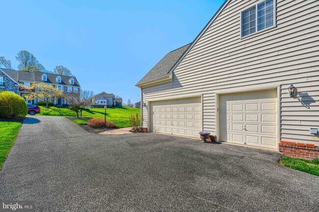 Building Photo - 1319 Martin Meadows Dr