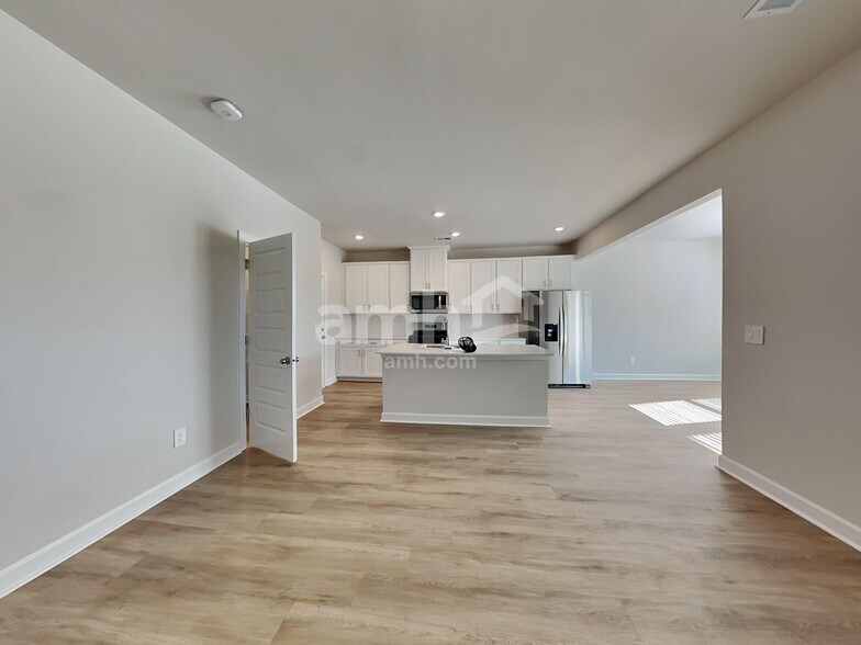 Building Photo - 521 Crowder Pl