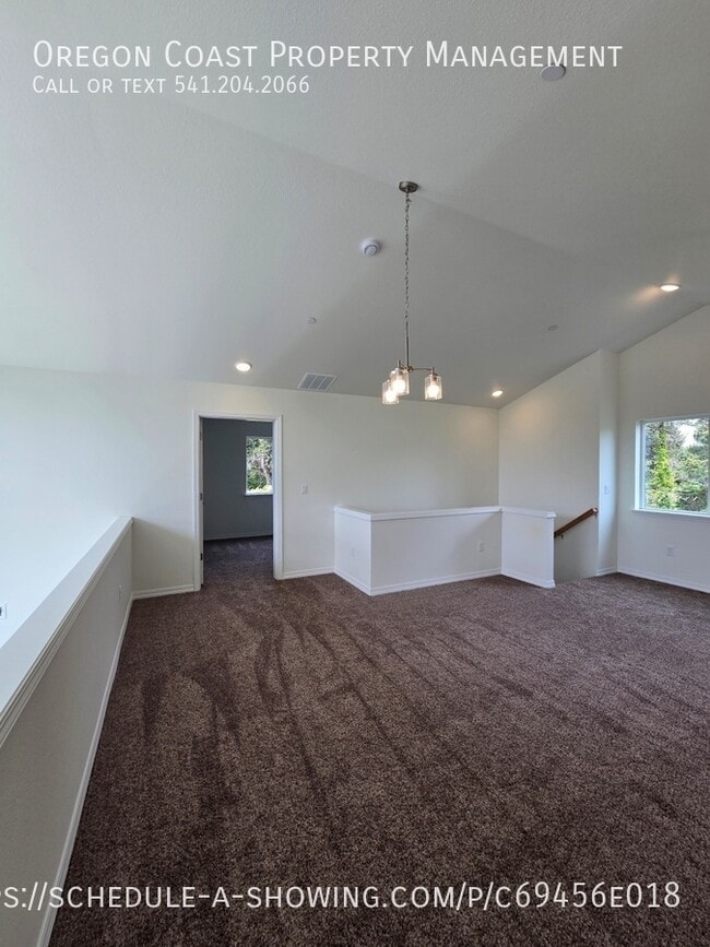 Building Photo - 4822 SW 48th Ct