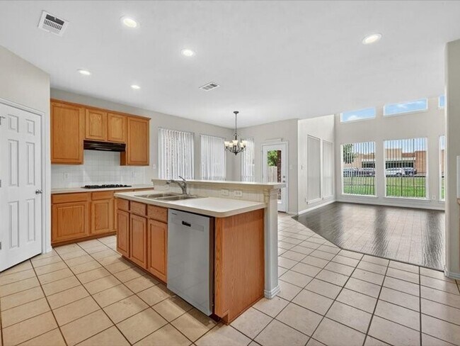 Building Photo - 11068 Downbrook Dr