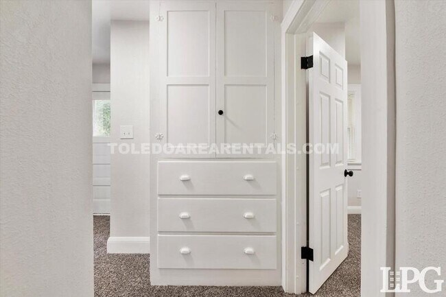 Building Photo - 3606 Revere Dr