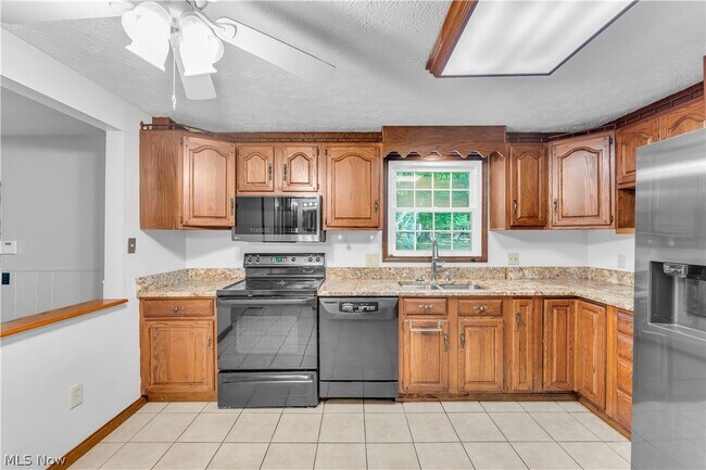 Building Photo - 7400 Brenel Dr