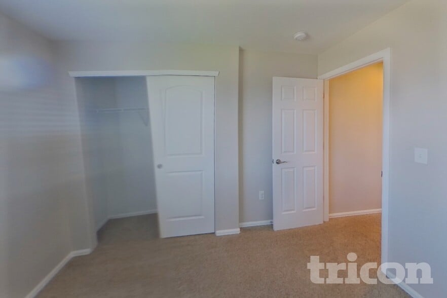 Building Photo - 1625 First Light Dr