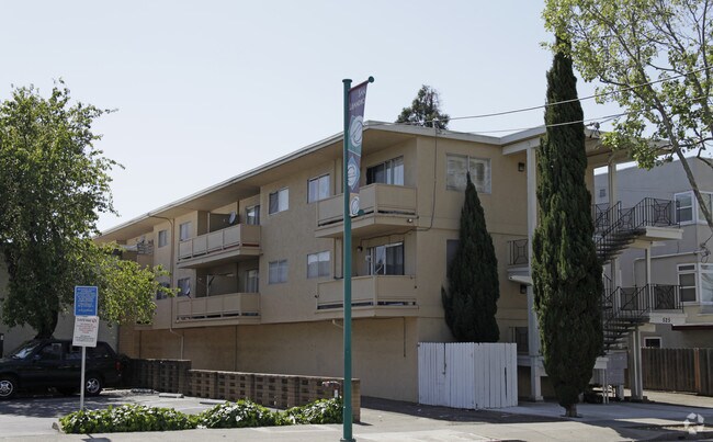 Primary Photo - 525 Bancroft Ave