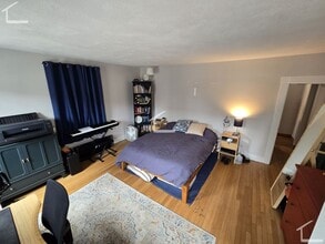 Building Photo - 1 bed unit in Watertown is available in 6/1