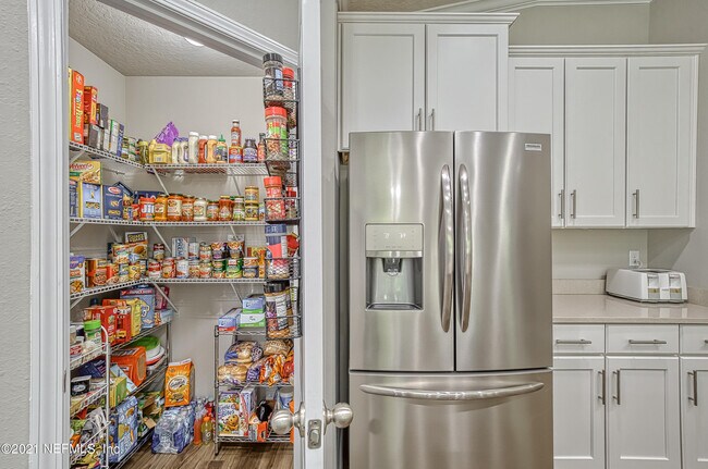 Building Photo - 15599 Chir Pine Dr