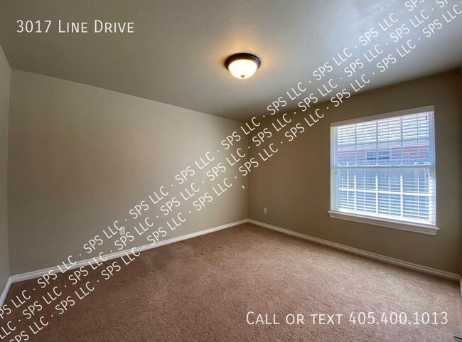 Building Photo - 3017 Line Dr