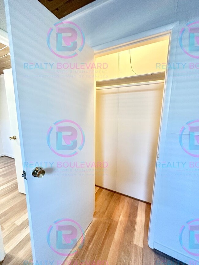 Building Photo - Charming 1-Bedroom Home in Desirable Old Southwest Reno – Lush Yard, Bonus Room & Unique Character!