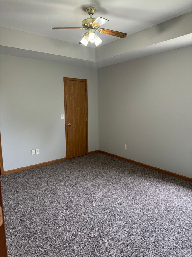 Building Photo - 3 Bedroom Home Strafford, Missouri