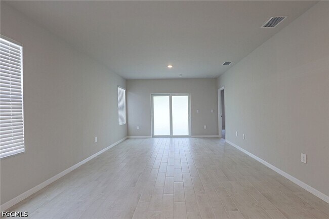 Building Photo - 1156 Brooklands Dr