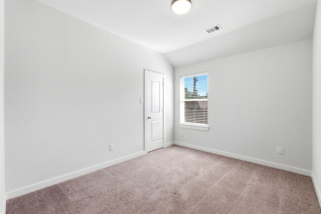 Building Photo - 8017 Whisper Grove Dr