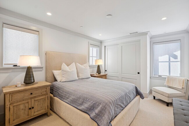 Building Photo - 503 L St