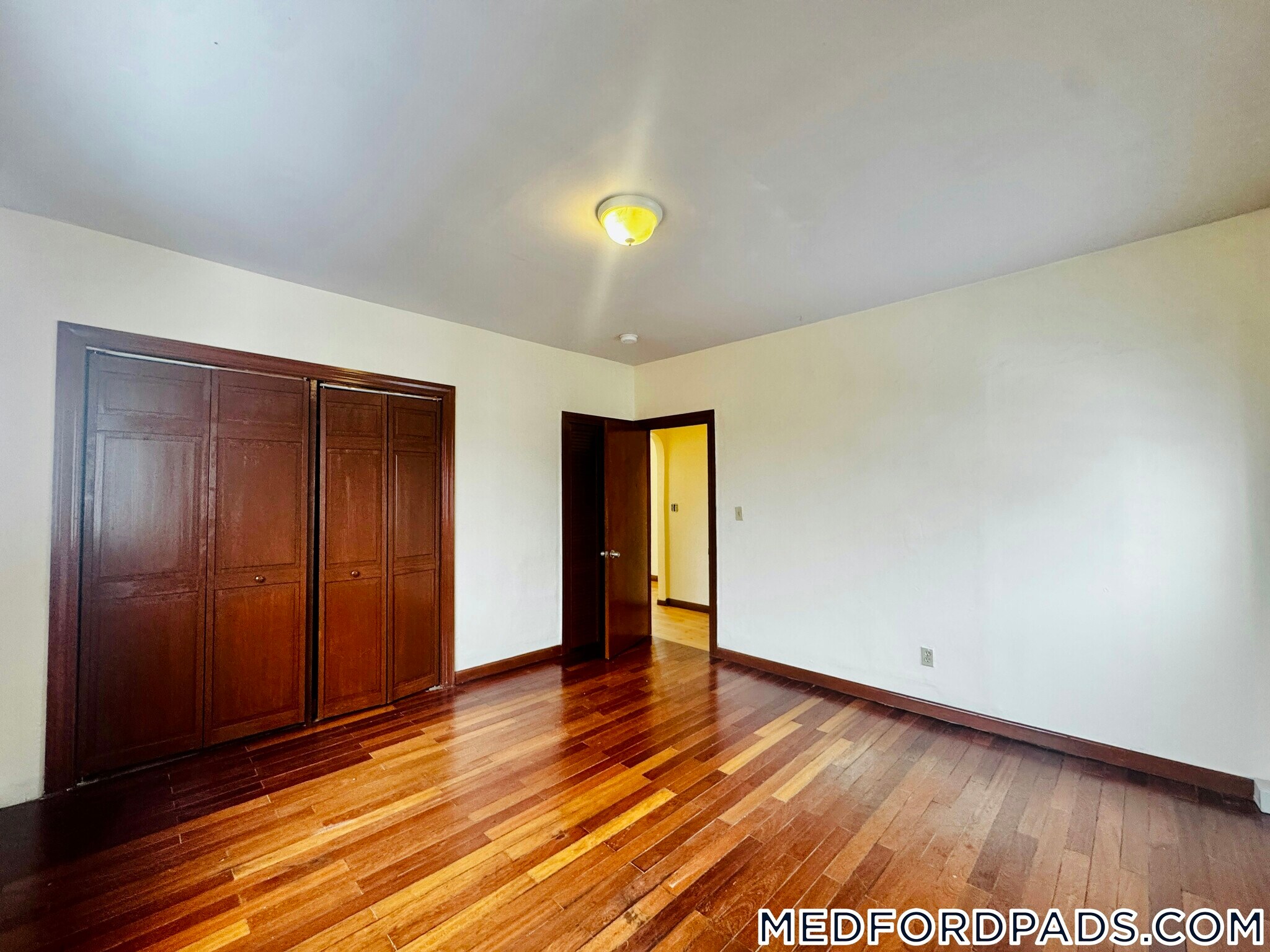 Building Photo - 569 Main St