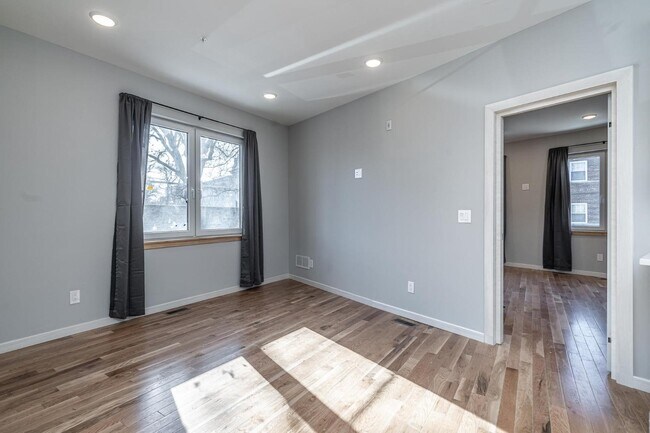 Building Photo - 2045 N College Ave