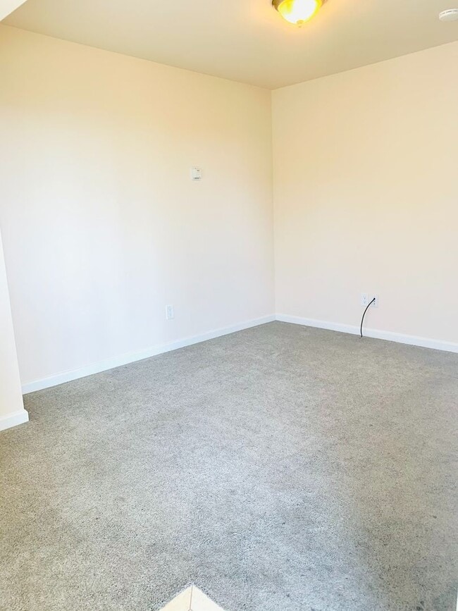 Building Photo - 1BD/1BA Mission Hills Apartment w/ 1-Car Garage! Only $1,995/mo~