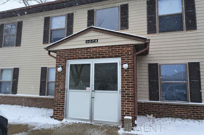 Building Photo - 12 Cedars