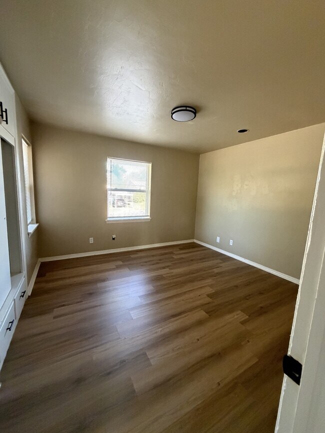 Building Photo - 3200 Lyon Blvd