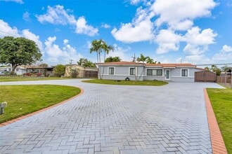 Building Photo - 1230 SW 86th Ct