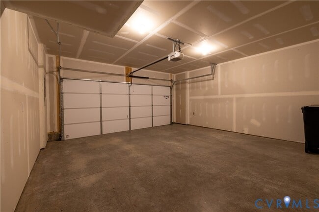 Building Photo - 15349 Sunray Wy