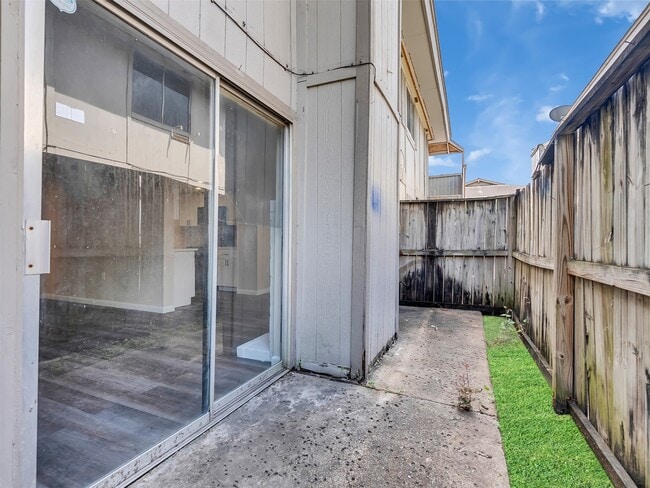 Building Photo - 5636 Birchmont Dr
