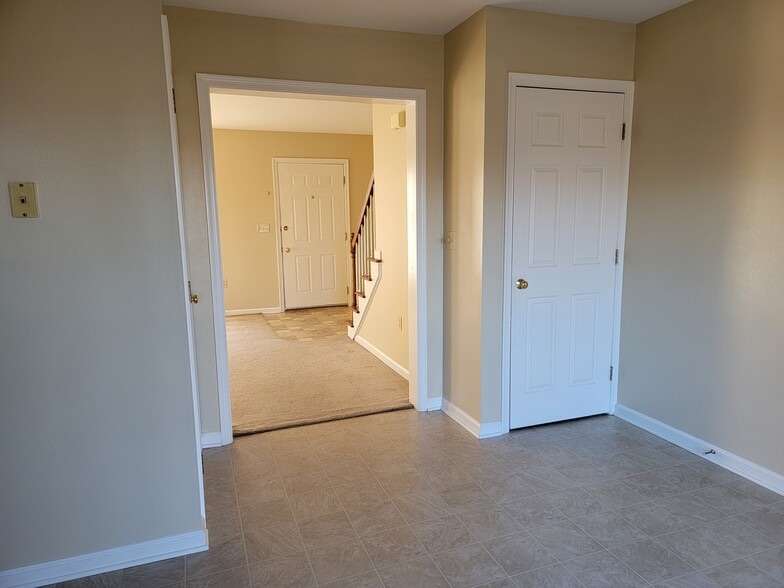 Building Photo - 46 Ironstone Dr