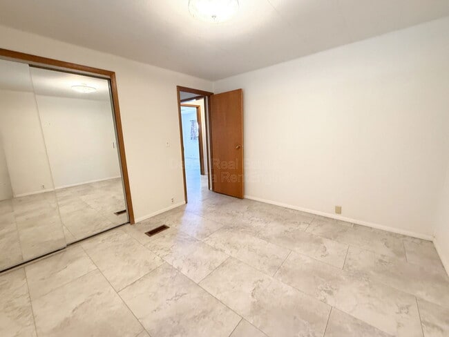 Building Photo - 10675 N Kilimanjaro Ave