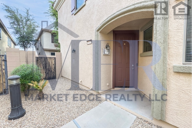 Building Photo - 3Bed/2.5Bath Townhouse at 83rd Ave/I-10! Ready for Immediate Move-In! -- FENCED-IN YARD! 2 CAR GA...