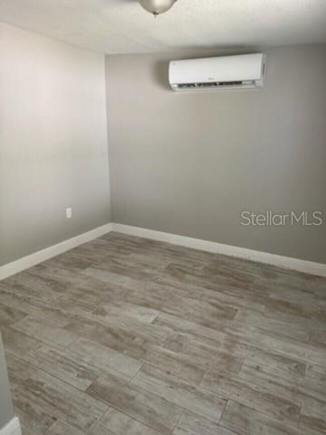 Building Photo - Kissimmee Home
