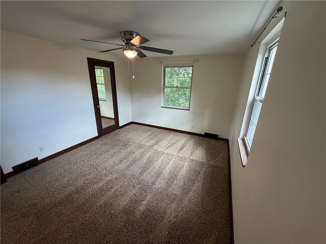Building Photo - 218 Jackson Cir
