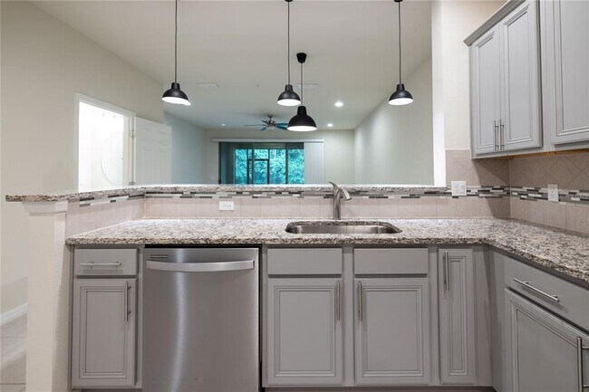 Building Photo - 1280 Pavia Dr
