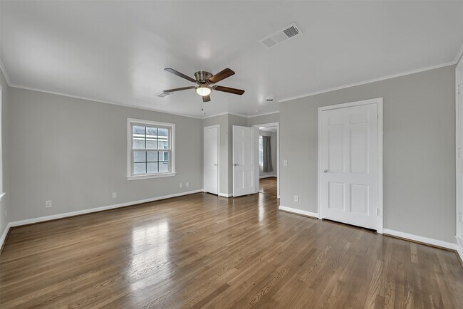 Building Photo - 3215 Milburn St