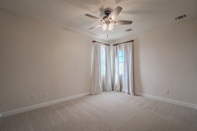 Building Photo - 1117 Ferndale Dr