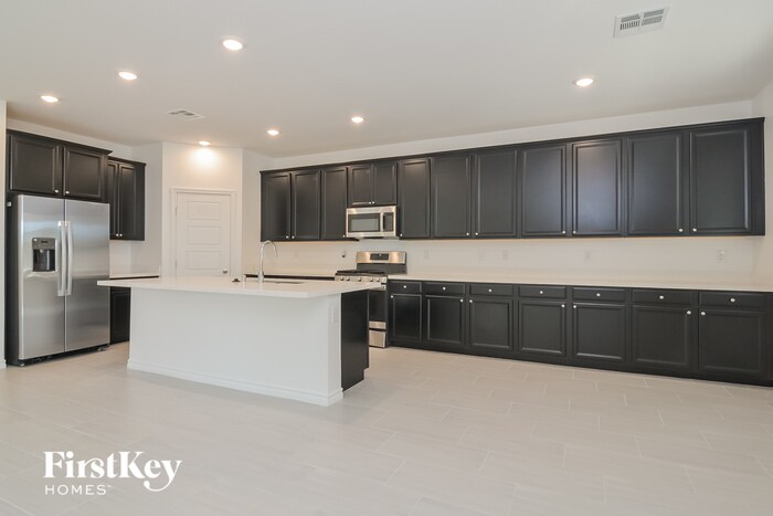 Building Photo - 6821 Greensmen Ave