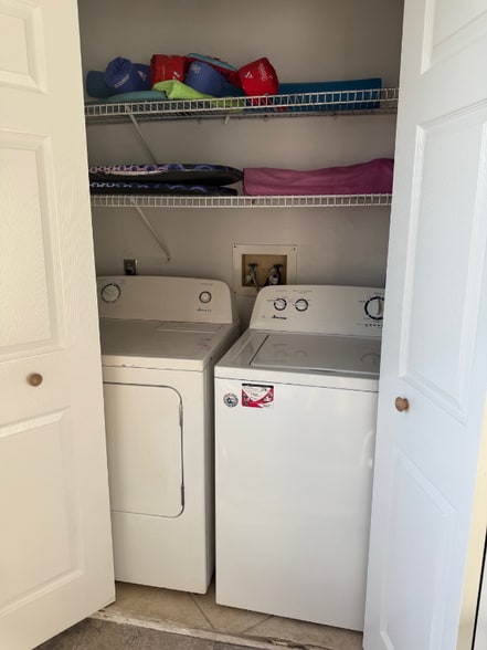 Building Photo - 5635 Rattlesnake Hammock Rd