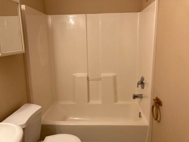 Building Photo - 7 Wells Pl