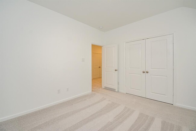 Building Photo - 5410 Holly Hvn Ct