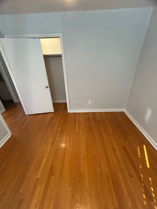 Building Photo - Beautiful 3 bed 3 bath home with finished ...