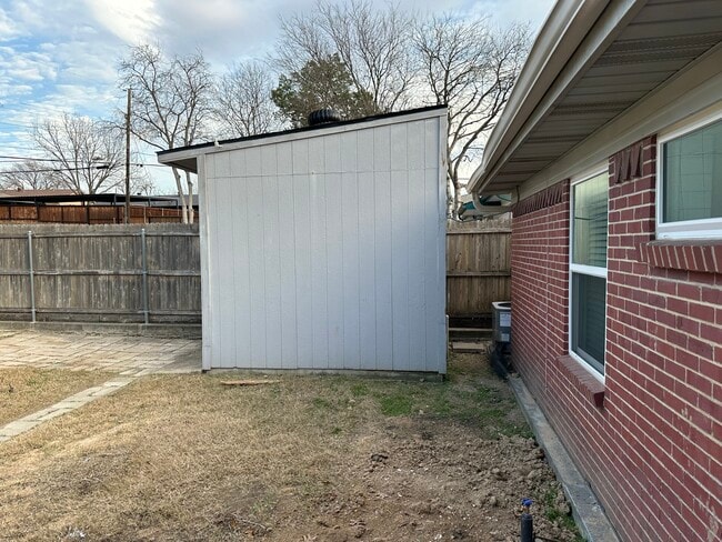 Building Photo - 8655 Ashcroft Ave