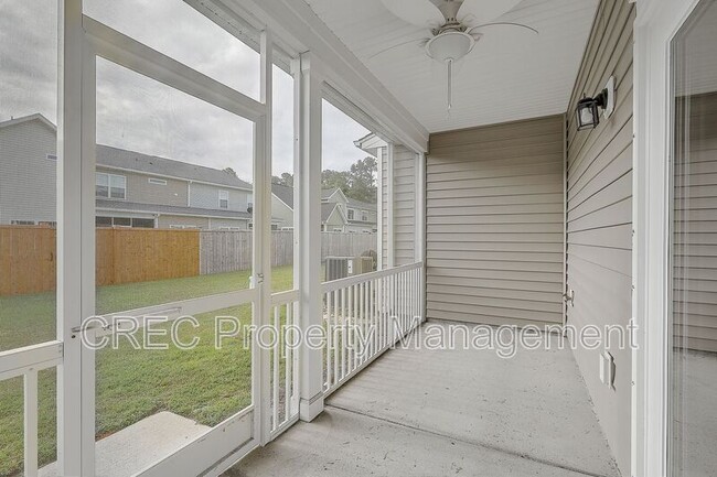 Building Photo - 270 Swallowtail Ln