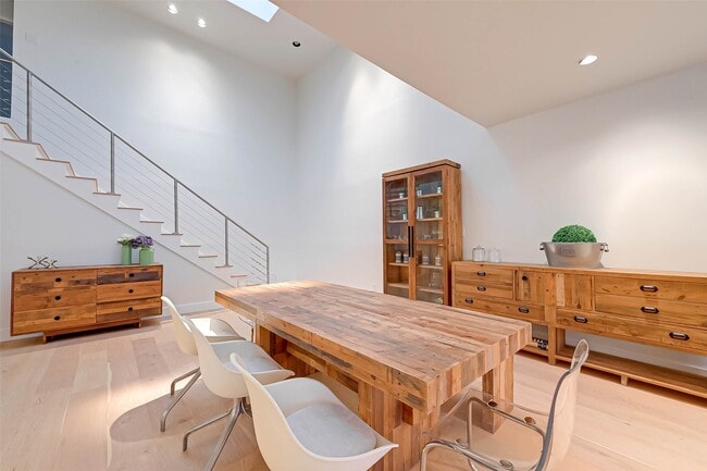 Primary Photo - 39 River Hollow Ln