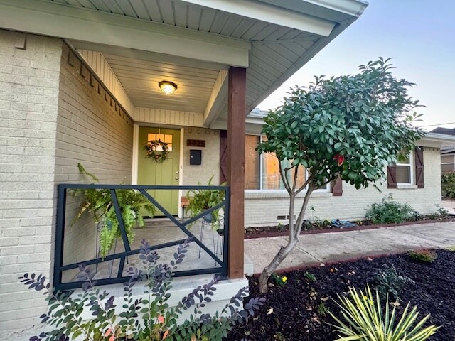 Building Photo - 1925 Peavy Rd