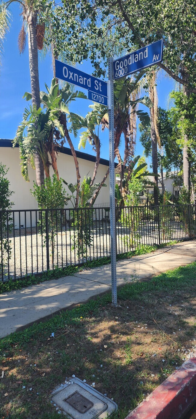 Building Photo - Oxnard Street Apartments