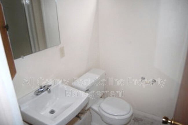 Building Photo - 1516 Brentwood Dr