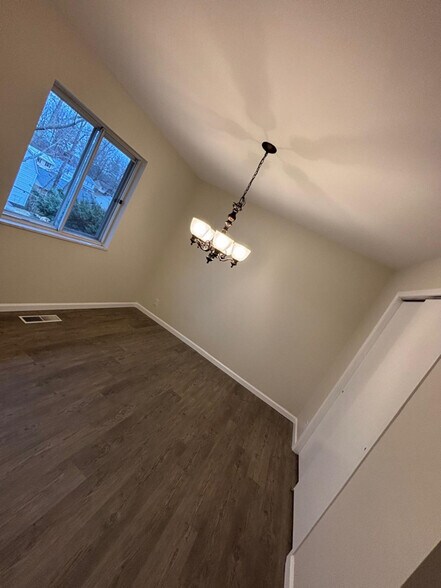 Building Photo - 6108 Hickory Hill Ln