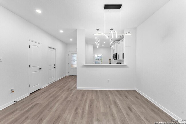 Building Photo - 8030 Bluewater Cove