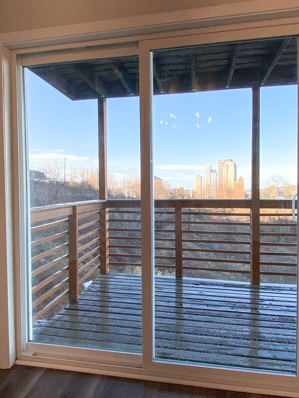 Building Photo - 139-141 E Sycamore St