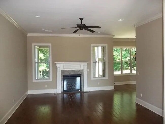 Building Photo - Wonderful 4 Bed, 3.5 Bath with Bonus Room